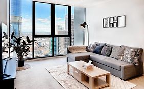 Luxurious 2 Bed Apartment With Captivating View